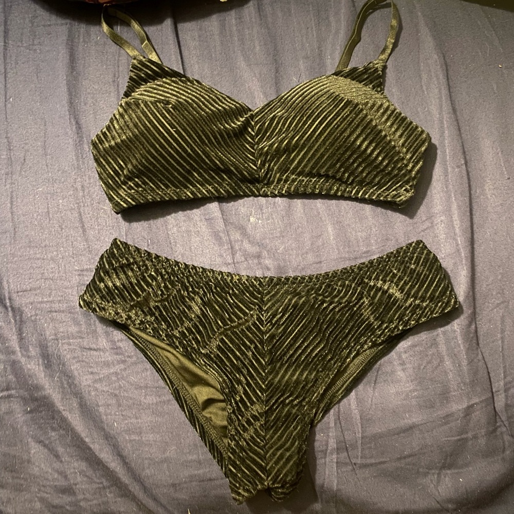 Lunalae black velvet regular waist matching set size 6